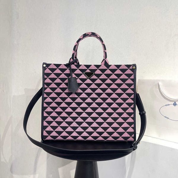 designer luxury women the tote bag fashion versatile handbags shoulder crossbody bags purse telfars totes large capacity saddle wallets 7a 2
designer luxury women the tote bag fashion versatile handbags shoulder crossbody bags purse telfars totes large capacity saddle wallets 7a 2
