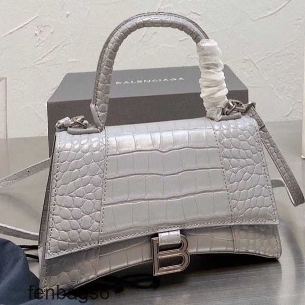 balenciga shoulder bag designer bags 2022 hourglass fashion leather handbag single messenger crocodile pattern light luxury x1gb
balenciga shoulder bag designer bags 2022 hourglass fashion leather handbag single messenger crocodile pattern light luxury x1gb
