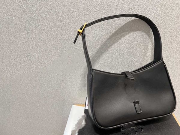 designer luxury women the tote bag fashion versatile handbags shoulder crossbody bags purse telfars totes large capacity saddle wallets 7a v
designer luxury women the tote bag fashion versatile handbags shoulder crossbody bags purse telfars totes large capacity saddle wallets 7a v