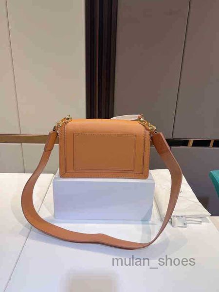 2022 evening bags shoulder bags tote women luxury leather handbag designer crossbody causal stylish saddle female purses
2022 evening bags shoulder bags tote women luxury leather handbag designer crossbody causal stylish saddle female purses