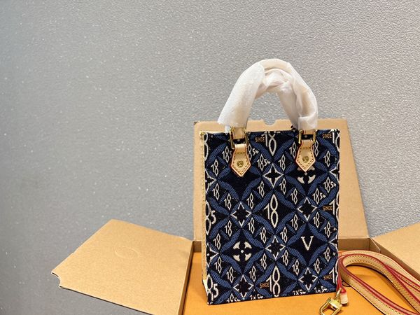 2022ss women's bag sac plat bb pm designer italic small square handbag retro mini tote handbags shoulder italic deluxe coin wallet supe
2022ss women's bag sac plat bb pm designer italic small square handbag retro mini tote handbags shoulder italic deluxe coin wallet supe