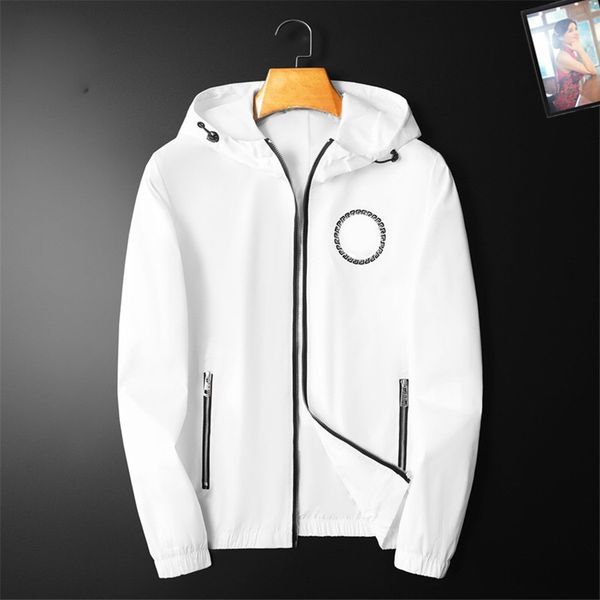men's jacket european and american designer's latest one-piece hat new stripe pocket design human head black and white cool casual, Black;brown
men's jacket european and american designer's latest one-piece hat new stripe pocket design human head black and white cool casual, Black;brown