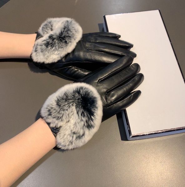 ch designer gloves leather glove ladies sheepskin rabbit fur winter mitten for women official replica counter quality european size t0p qual, Blue;gray
ch designer gloves leather glove ladies sheepskin rabbit fur winter mitten for women official replica counter quality european size t0p qual, Blue;gray