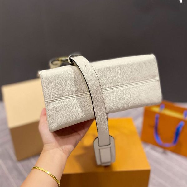designer luxury women the tote bag fashion versatile handbags shoulder crossbody bags purse tories totes large capacity saddle wallets 7a 97
designer luxury women the tote bag fashion versatile handbags shoulder crossbody bags purse tories totes large capacity saddle wallets 7a 97