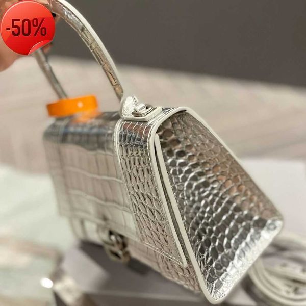 designer bags 2022 upgrade pair touwu cowhide hourglass crocodile vintage handbag small one shoulder msenger net redtote bag factory direct
designer bags 2022 upgrade pair touwu cowhide hourglass crocodile vintage handbag small one shoulder msenger net redtote bag factory direct