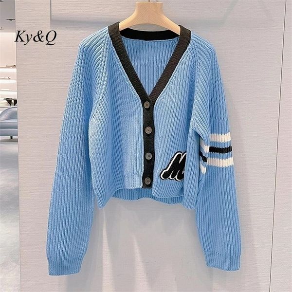 womens knits tees autumnwinter luxury blue letter embroidered women sweater longsleeved short loose vneck knitted cardigan coat 220923, White
womens knits tees autumnwinter luxury blue letter embroidered women sweater longsleeved short loose vneck knitted cardigan coat 220923, White