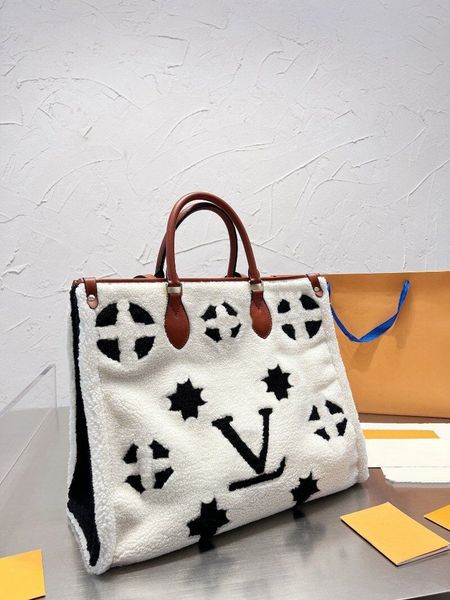 women handbag tote bag fashion winter lamb wool plush large capacity lq package shopping shoulder bags classic letter printed travel
women handbag tote bag fashion winter lamb wool plush large capacity lq package shopping shoulder bags classic letter printed travel