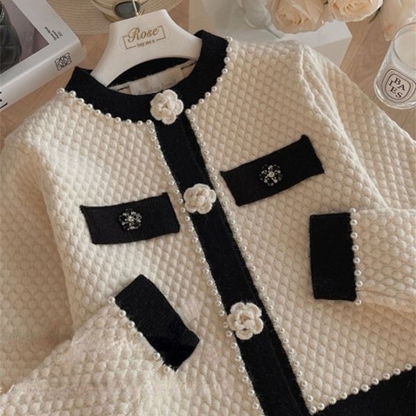 women's knits tees vintage sweater women long sleeve knit winter pull femme beading 3d floral y2k clothes fashion elegant cropped card, White
women's knits tees vintage sweater women long sleeve knit winter pull femme beading 3d floral y2k clothes fashion elegant cropped card, White