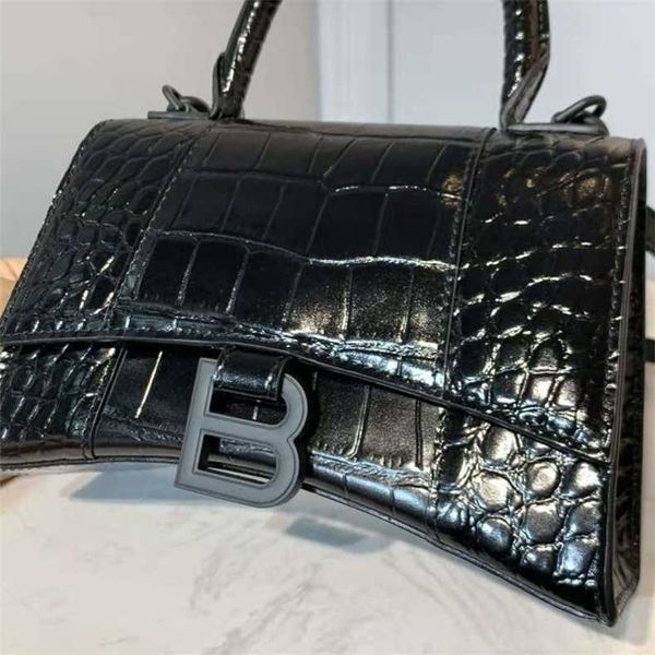 designer balencaigass handbags fashion bags chaowang women's red home leather crocodile b-shaped hourglass portable shoulder mini
designer balencaigass handbags fashion bags chaowang women's red home leather crocodile b-shaped hourglass portable shoulder mini