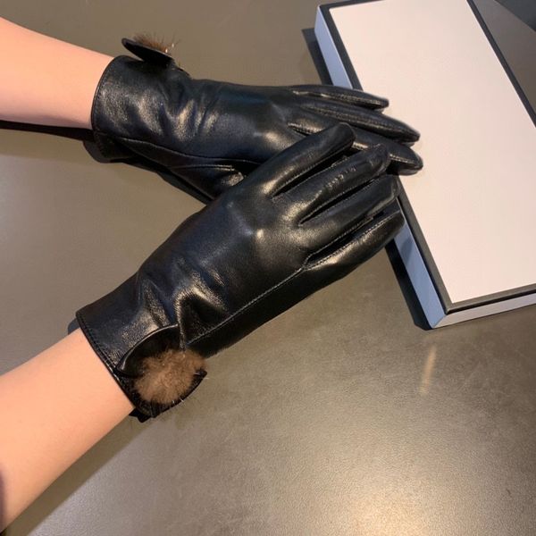 ch designer gloves leather glove ladies sheepskin rabbit fur winter mitten for women official replica counter quality european size t0p qual, Blue;gray
ch designer gloves leather glove ladies sheepskin rabbit fur winter mitten for women official replica counter quality european size t0p qual, Blue;gray