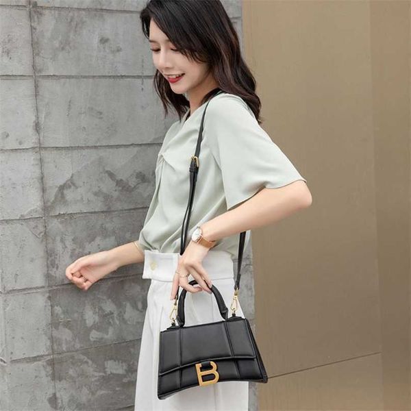genuine leather bags balenciga hourglas handbags advanced hourglass plain crocodile bbuckle hand one shoulder messenger moon
genuine leather bags balenciga hourglas handbags advanced hourglass plain crocodile bbuckle hand one shoulder messenger moon