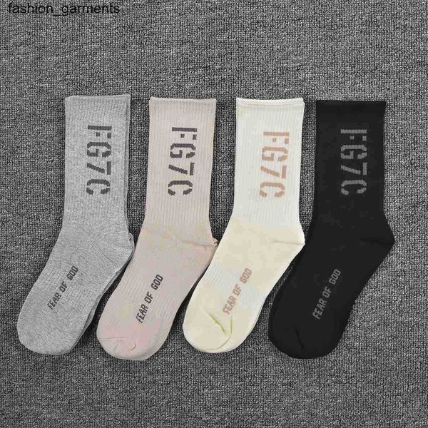dsigner men's socks letter socks long tube cotton socks men's women's essential, Black
dsigner men's socks letter socks long tube cotton socks men's women's essential, Black