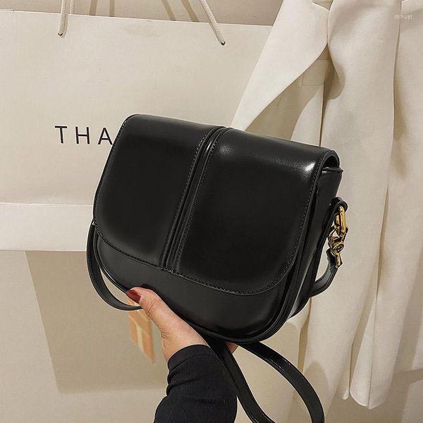 evening bags veryme 2022 female bag simple semicircle pu leather design messenger solid color retro single shoulder saddle
evening bags veryme 2022 female bag simple semicircle pu leather design messenger solid color retro single shoulder saddle