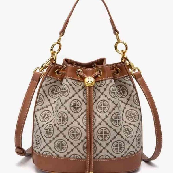 tory tote bag tb handbag luxury capacity torrys shoulder packs burchs messenger bags crossbody tbs ladies shopping handbags zhouzhoubao123 r
tory tote bag tb handbag luxury capacity torrys shoulder packs burchs messenger bags crossbody tbs ladies shopping handbags zhouzhoubao123 r