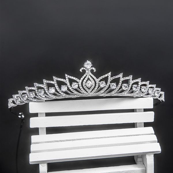luxury bridal hair accessories classic silver plated wedding crown fashion jewelry women crystal crown banquet party gift, Slivery;golden
luxury bridal hair accessories classic silver plated wedding crown fashion jewelry women crystal crown banquet party gift, Slivery;golden