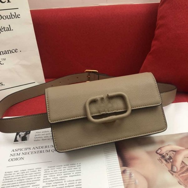 designer bags the manufacturer directly sells new first layer litchi grain cowhide single shoulder msenger bag waist cht fashiontote factory
designer bags the manufacturer directly sells new first layer litchi grain cowhide single shoulder msenger bag waist cht fashiontote factory
