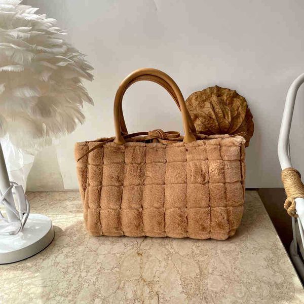 hbp shopping bags plush handbag women's pillow one shoulder armpit bag portable high-capacity tote bag 220826
hbp shopping bags plush handbag women's pillow one shoulder armpit bag portable high-capacity tote bag 220826