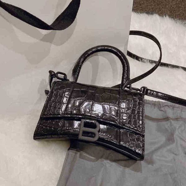 balencaigass fashion designer 2022 bbutton female hourglassb bag messenger armpit bag leather crocodile pattern one shoulder
balencaigass fashion designer 2022 bbutton female hourglassb bag messenger armpit bag leather crocodile pattern one shoulder