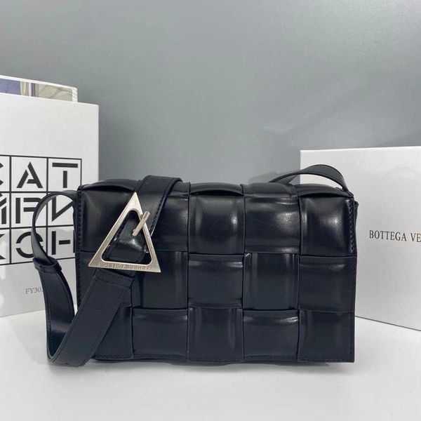 shoulder bag women crossbody bottage venates backpack purse handbags seam leather ladies metal chain classic woven messenger bag luxurys des
shoulder bag women crossbody bottage venates backpack purse handbags seam leather ladies metal chain classic woven messenger bag luxurys des