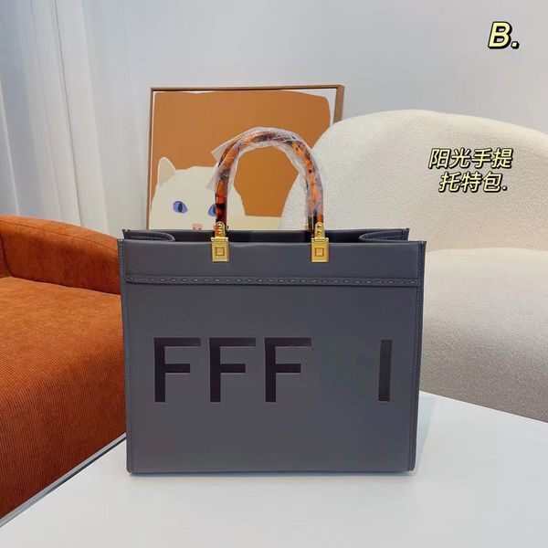 cosmetic bags cases designer handbag shell tote bag women handbags purse totes luxury letter leather shoulder bag hardware exquisite gift ve
cosmetic bags cases designer handbag shell tote bag women handbags purse totes luxury letter leather shoulder bag hardware exquisite gift ve
