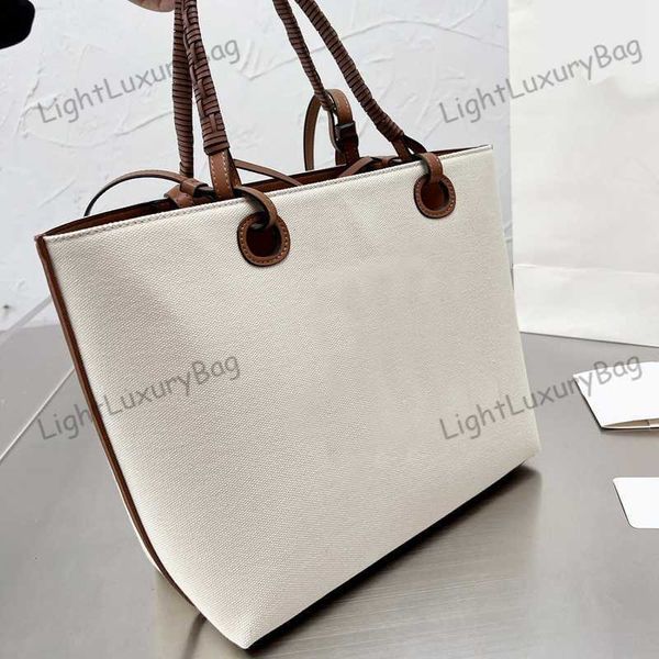 5a light luxury shoulder bag designer canvas and leather wallet quality convenient crossbody for women classic famous brand shopping purses
5a light luxury shoulder bag designer canvas and leather wallet quality convenient crossbody for women classic famous brand shopping purses