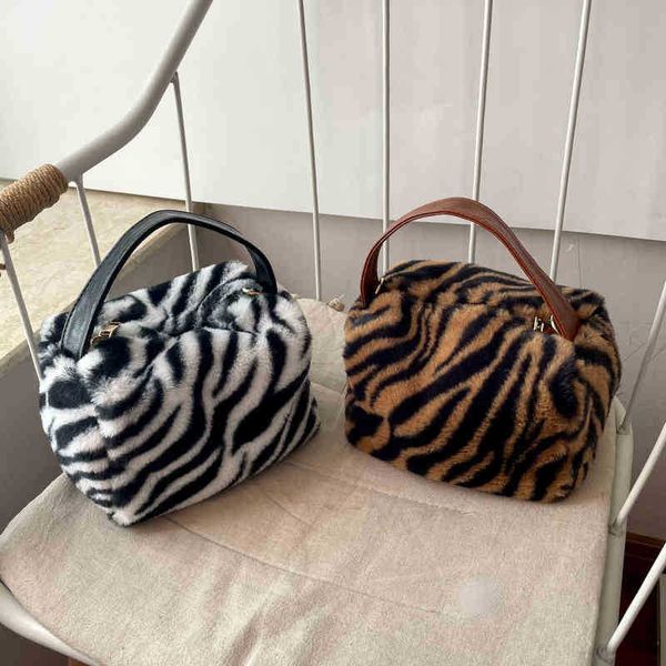 hbp evening bags plush bag autumn and winter chessboard lattice portable messenger large capacity bag simple pillow five colors 220826
hbp evening bags plush bag autumn and winter chessboard lattice portable messenger large capacity bag simple pillow five colors 220826