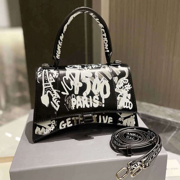 evening bags cosmetic bags cases shoulder bags totes handbag women cross body bag shoulder bags tote fashion plain genuine leather graffiti
evening bags cosmetic bags cases shoulder bags totes handbag women cross body bag shoulder bags tote fashion plain genuine leather graffiti