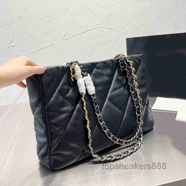 evening bags large capacity tote women chain handbag designer sheepskin shopping handbags messengers crossbody bags lady purses
evening bags large capacity tote women chain handbag designer sheepskin shopping handbags messengers crossbody bags lady purses