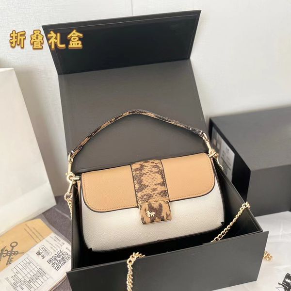 designer shoulder bag leather handbag popular letter cross body bags 5a quality fashion trend good match very nice gift
designer shoulder bag leather handbag popular letter cross body bags 5a quality fashion trend good match very nice gift