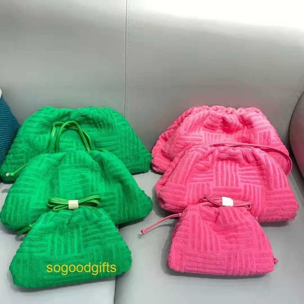 pouch designer bag bottegas handbags women venetas clutch bags super fire same embossed towel bag autumn and winter fashion fold single shou
pouch designer bag bottegas handbags women venetas clutch bags super fire same embossed towel bag autumn and winter fashion fold single shou