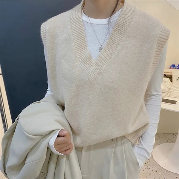 women's vests women sweater vest spring autumn simple loose knitted sleeveless ladies v-neck pullover female all-match outerwear 22092, Black;white
women's vests women sweater vest spring autumn simple loose knitted sleeveless ladies v-neck pullover female all-match outerwear 22092, Black;white