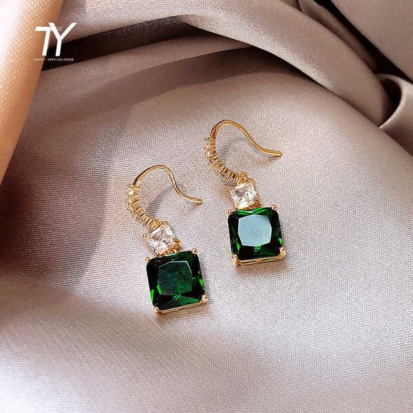luxury green crystal square pendant earrings for woman fashion jewelry wedding party girl's unusual ear accessories, Golden
luxury green crystal square pendant earrings for woman fashion jewelry wedding party girl's unusual ear accessories, Golden