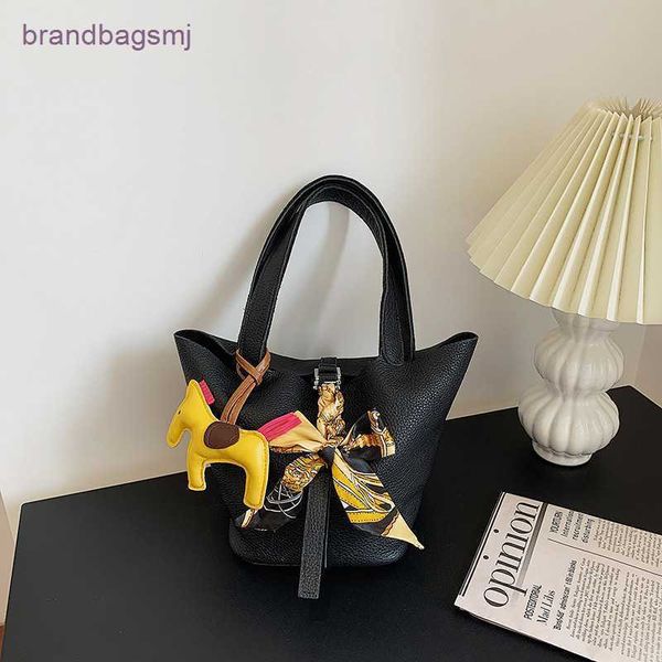 bags herme leather women's bag head layer cowhide basket 22 new child and mother s portable bucket scarves ponies r2sj
bags herme leather women's bag head layer cowhide basket 22 new child and mother s portable bucket scarves ponies r2sj