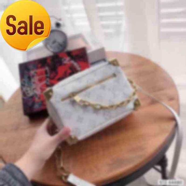 wallets luxury newspaper design clutch leather 2152090 men women's wallet purse pochette voyage real brazza zippy zipper vertical wal o, Red;black
wallets luxury newspaper design clutch leather 2152090 men women's wallet purse pochette voyage real brazza zippy zipper vertical wal o, Red;black