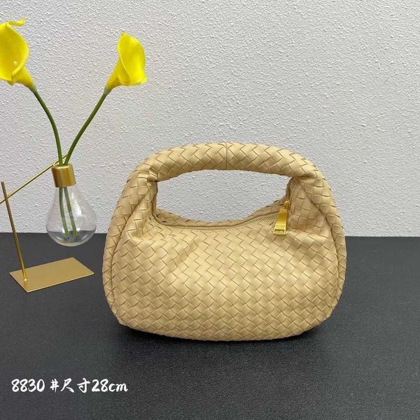 shoulder bag women crossbody bottage venates backpack purse handbags seam leather ladies metal chain classic woven messenger bag luxurys des
shoulder bag women crossbody bottage venates backpack purse handbags seam leather ladies metal chain classic woven messenger bag luxurys des