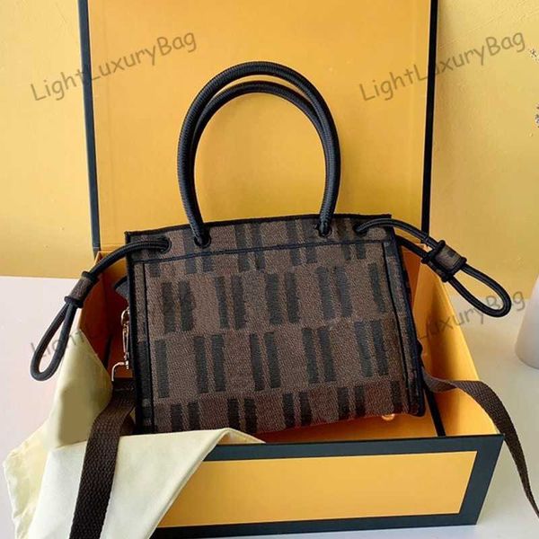 luxury purses crossbody bags for womens commute multicolor handbag designer medium and large the tote bag 7a quality leather purses fashion
luxury purses crossbody bags for womens commute multicolor handbag designer medium and large the tote bag 7a quality leather purses fashion