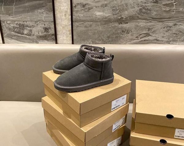 snow boots boot warm boots suede shoes classical short miniwomen keep man womens plush casual chestnut grey 2022 aus u5854 transshipment 88, Black
snow boots boot warm boots suede shoes classical short miniwomen keep man womens plush casual chestnut grey 2022 aus u5854 transshipment 88, Black