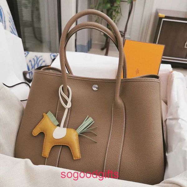 h garden famous handbag hd handbags party bags women crossbody h designer tote handbags 2023 new layer cowhide bag versatile bbe 1p0p uhea
h garden famous handbag hd handbags party bags women crossbody h designer tote handbags 2023 new layer cowhide bag versatile bbe 1p0p uhea