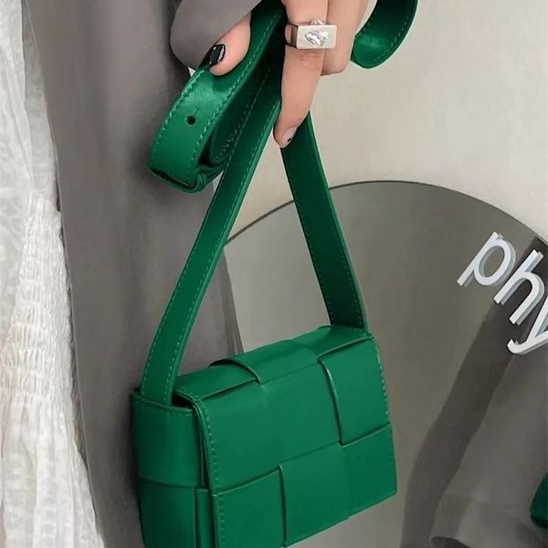 evening bags luxury ladies leather shoulder handwoven crossbody waist oil wax mini mobile phone lipstick 220928
evening bags luxury ladies leather shoulder handwoven crossbody waist oil wax mini mobile phone lipstick 220928