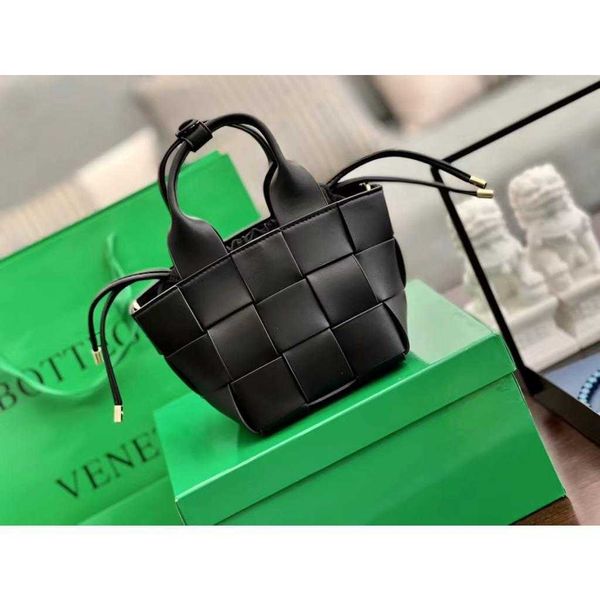 shoulder bag women crossbody bottage venates backpack purse handbags seam leather ladies metal chain classic woven messenger bag luxurys des
shoulder bag women crossbody bottage venates backpack purse handbags seam leather ladies metal chain classic woven messenger bag luxurys des