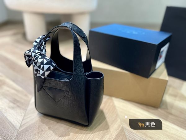 shoulder bag luxury tote purse brand handbag message bags cluth classic genuine leather crossbody designers original 5a mini hubo 19cm women
shoulder bag luxury tote purse brand handbag message bags cluth classic genuine leather crossbody designers original 5a mini hubo 19cm women