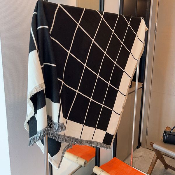 classic plaid scarves man women brand square shawls trendy soft touch warm scarf personality elegant couple scarves, Blue;gray
classic plaid scarves man women brand square shawls trendy soft touch warm scarf personality elegant couple scarves, Blue;gray