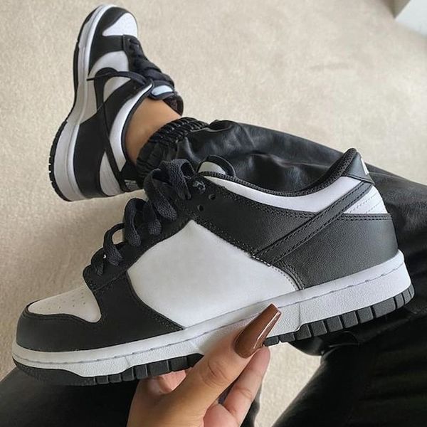 fashion womens mens slippers shoes black and white dunks men women running shoes designer luxury footwear homme baskets no box
fashion womens mens slippers shoes black and white dunks men women running shoes designer luxury footwear homme baskets no box