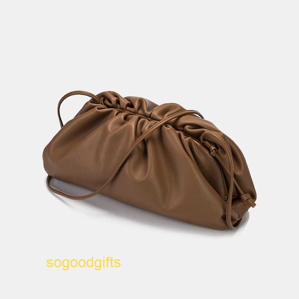pouch designer bag bottegas handbags women venetas clutch bags axige's same cowhide women's bag cloud one shoulder messe
pouch designer bag bottegas handbags women venetas clutch bags axige's same cowhide women's bag cloud one shoulder messe