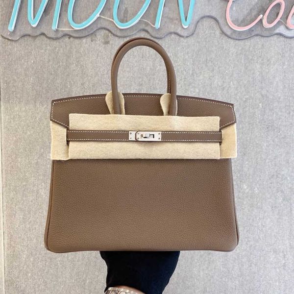 designers handbags herme birkins bags thirty same elephant grey 25togo layer cow leather large capacity portable female 795v ayw
designers handbags herme birkins bags thirty same elephant grey 25togo layer cow leather large capacity portable female 795v ayw