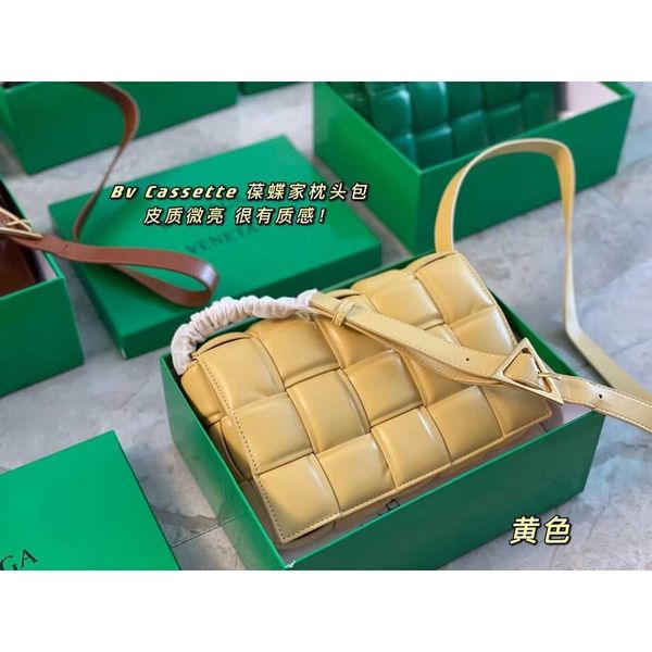 shoulder bag women crossbody bottage venates backpack purse handbags seam leather ladies metal chain classic woven messenger bag luxurys des
shoulder bag women crossbody bottage venates backpack purse handbags seam leather ladies metal chain classic woven messenger bag luxurys des