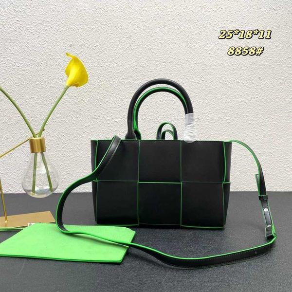 shoulder bag women crossbody bottage venates backpack purse handbags seam leather ladies metal chain classic woven messenger bag luxurys des
shoulder bag women crossbody bottage venates backpack purse handbags seam leather ladies metal chain classic woven messenger bag luxurys des