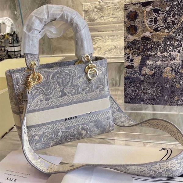 evening handbags fashion bag new versatile fashionable and high-grade tiger embroidered s messenger is the same as star purses ladies
evening handbags fashion bag new versatile fashionable and high-grade tiger embroidered s messenger is the same as star purses ladies