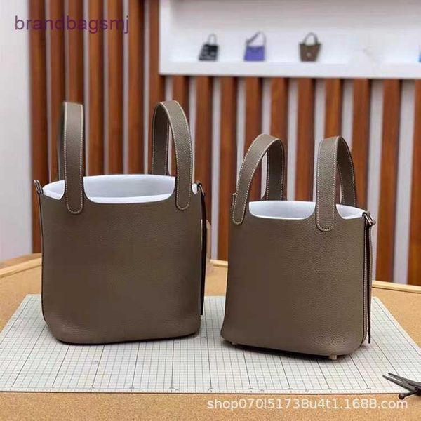 bags herme bag 2022 new leather vegetable basket bag hand carrying large capacity bucket net red fashion portable women's 6nvc
bags herme bag 2022 new leather vegetable basket bag hand carrying large capacity bucket net red fashion portable women's 6nvc