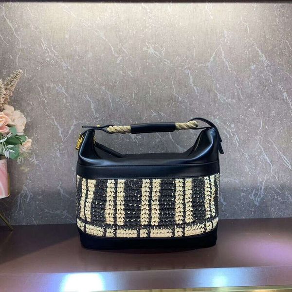 new designer bag straw weaving trunk clutch crochet bags flap zipper women handbags purse handle gold hardware fashion letterd lafite genuin
new designer bag straw weaving trunk clutch crochet bags flap zipper women handbags purse handle gold hardware fashion letterd lafite genuin